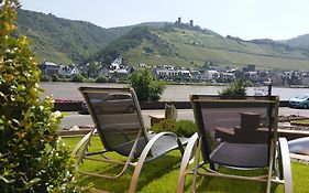 Gästehaus Burgberg, Weinhaus Fries